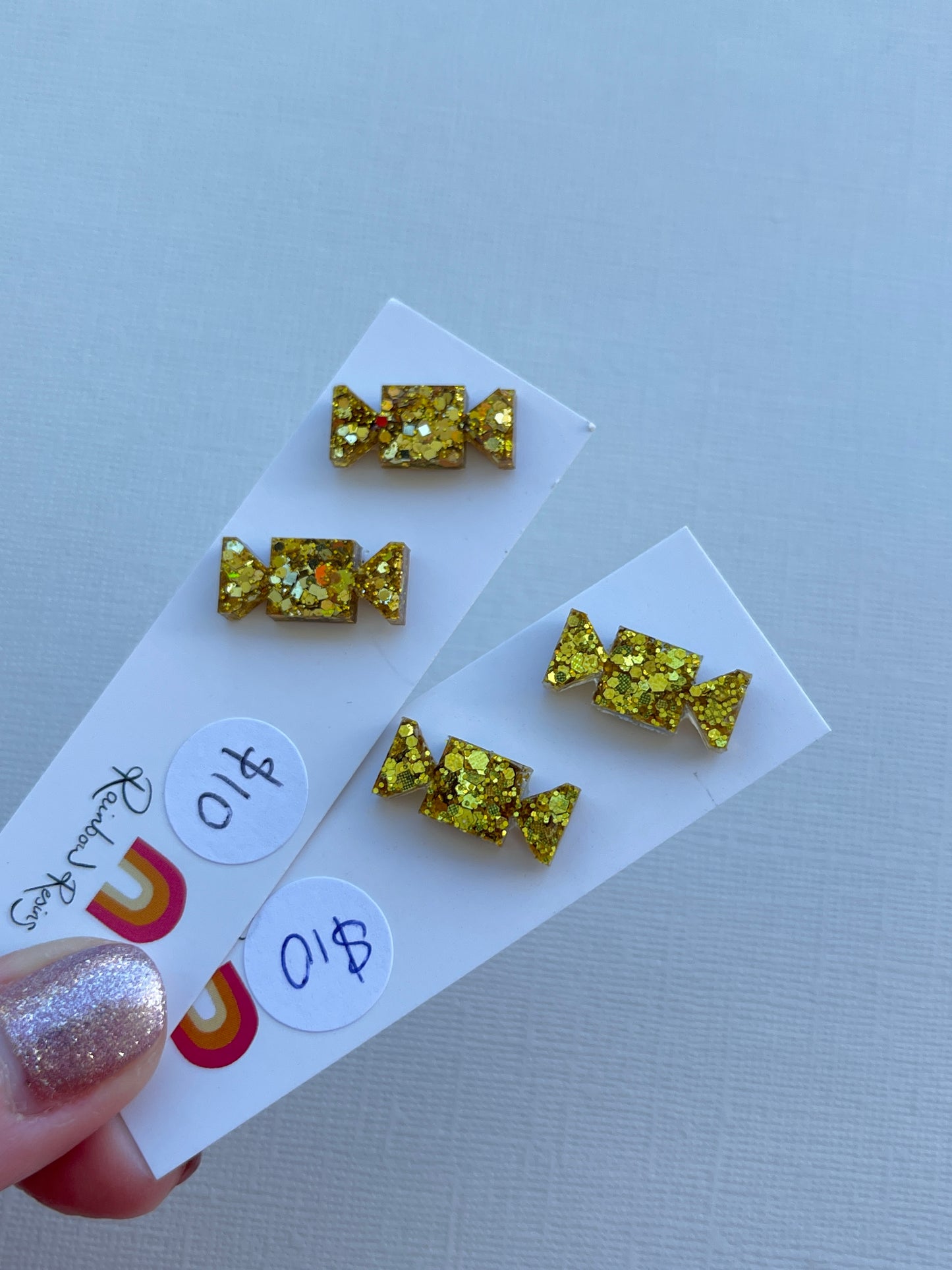 Christmas Cracker Stud - Gold